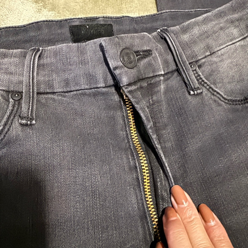 MOTHER THE LOOKER ANKLE FRAY JEANS - BURNING OUT LANTERNS Size 27 - Picture 7 of 11